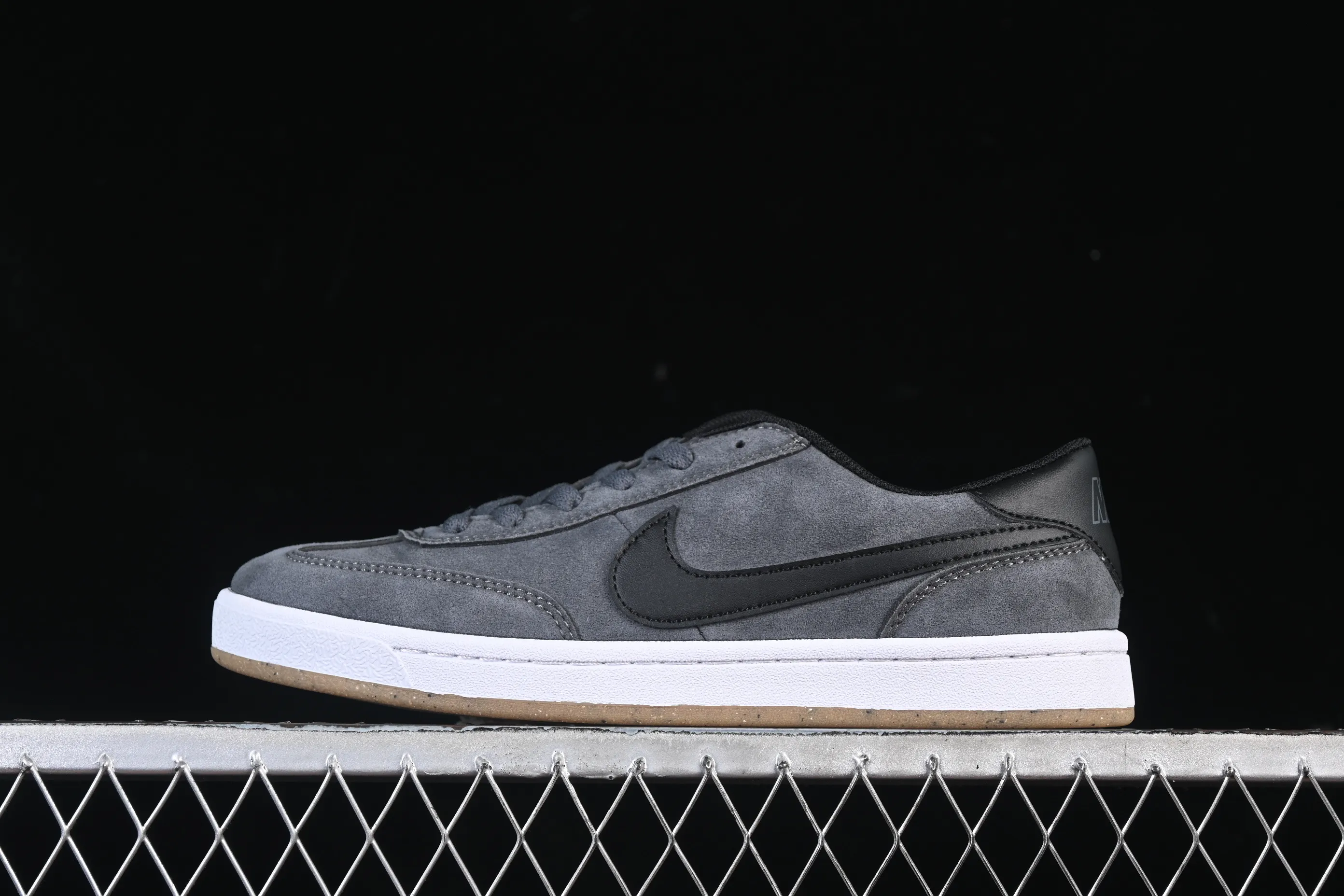 All categories Nk SB Dunk series Nike SB Fc Classic campus sneakers Nike SB Fc Classic Nike autumn and winter campus casual sneakers 909096-003